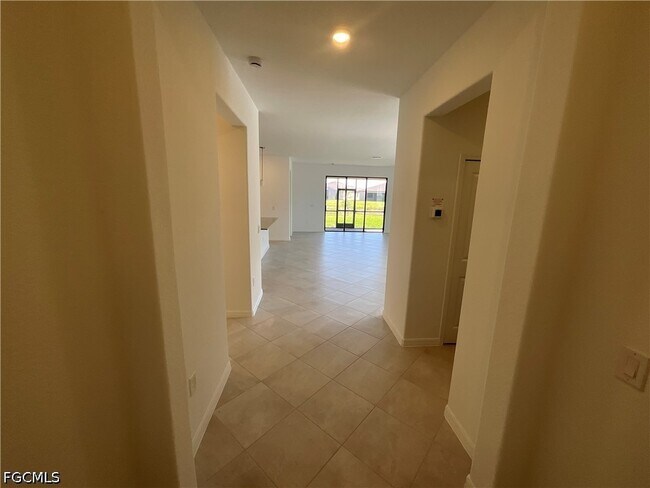 Foto del edificio - 14570 Palamos Cir