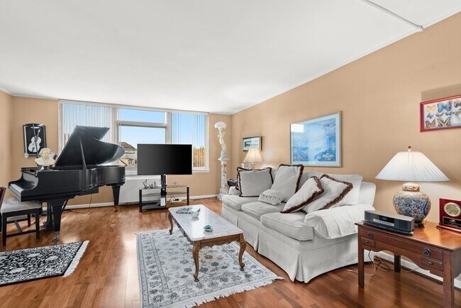 Foto del edificio - 2 Hammond Pond Pkwy