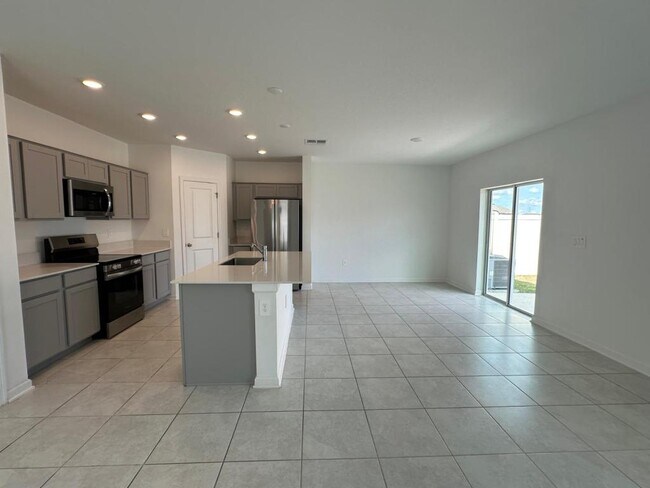 Building Photo - 989 Harold Pass