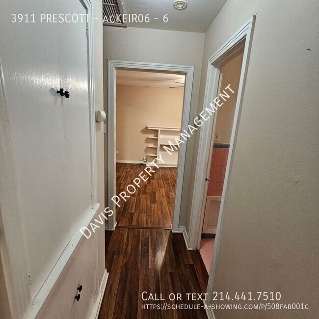 Building Photo - 3911 Prescott Ave