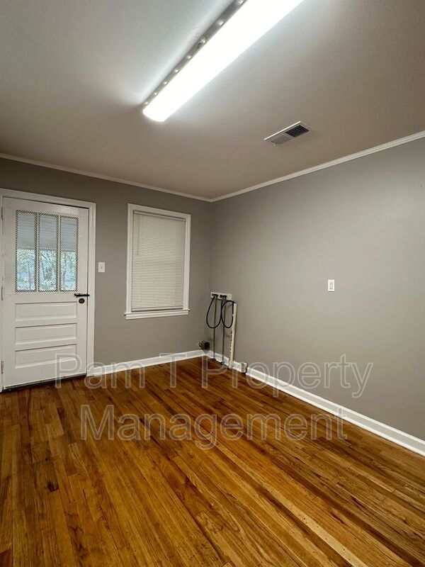 Foto del edificio - 26 W 59th St