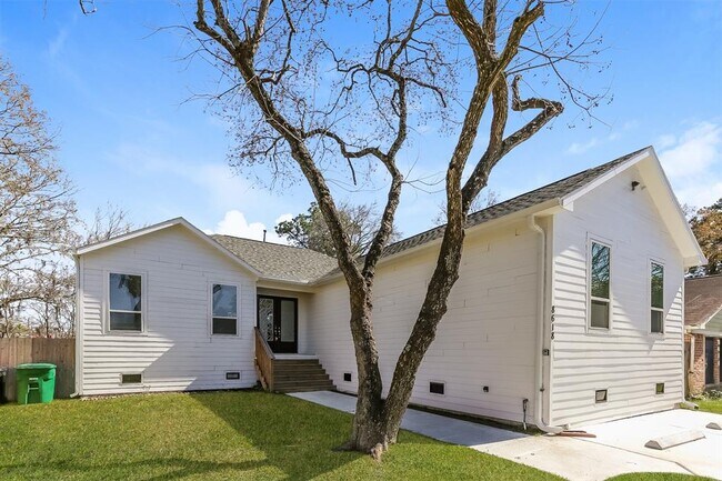 Building Photo - 8618 Valley Song Dr
