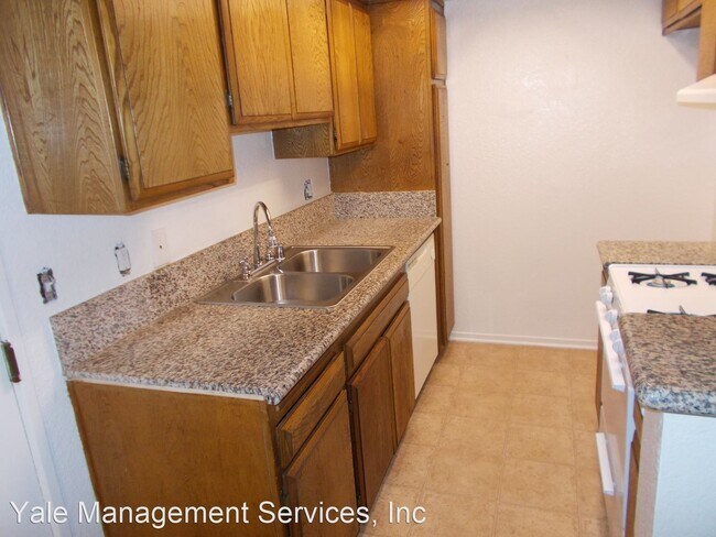 Building Photo - 7255 Independence Ave