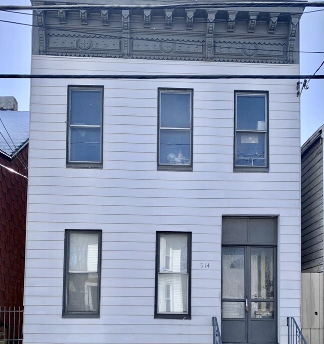 Building Photo - 514 1st St