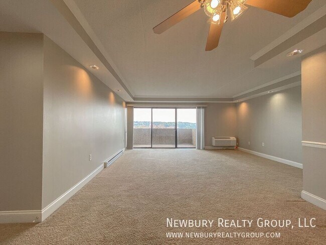 Foto del edificio - 530 N Main St