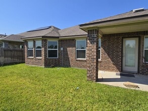 Building Photo - 2815 Dry Creek Dr