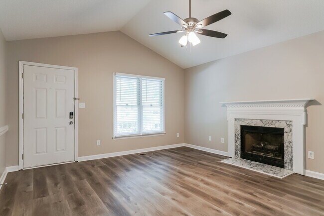 Building Photo - 353 Amherst Creek Dr