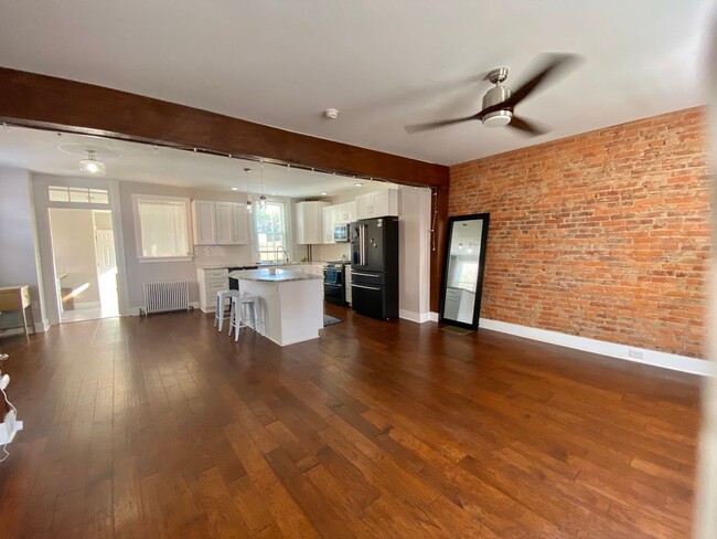 Foto del edificio - Amazing 3 BR 1.5 BA home in Lancaster City