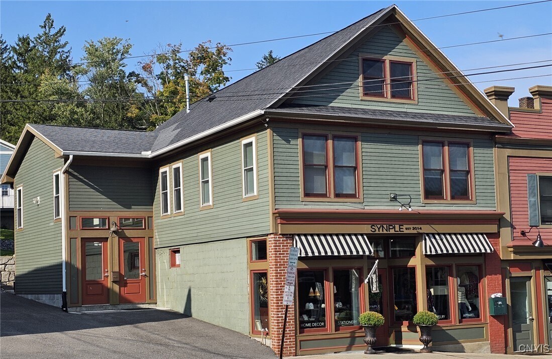 Primary Photo - 70 Main St
