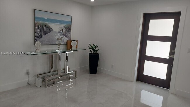 Foto del edificio - 320 SE 15th Pl