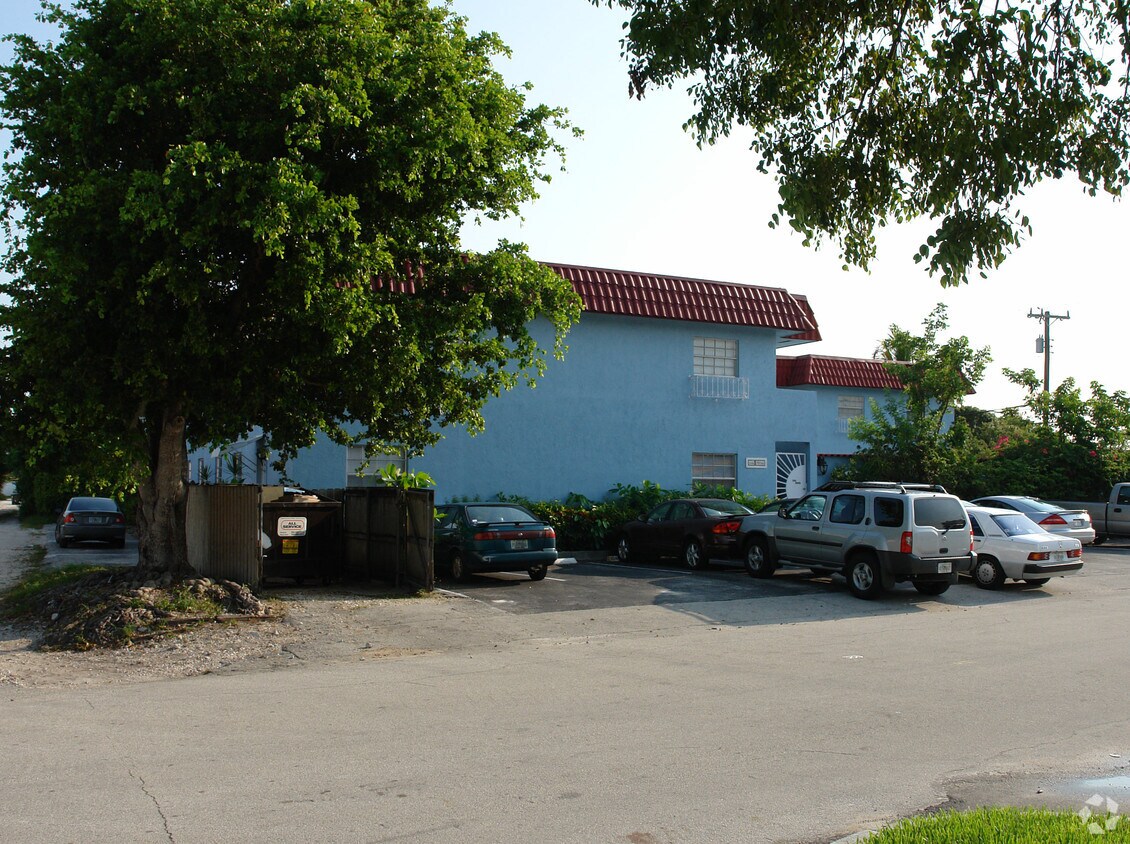 Foto del edificio - 1545 Miami Rd