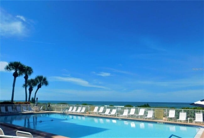 Foto del edificio - 627 Alhambra Rd