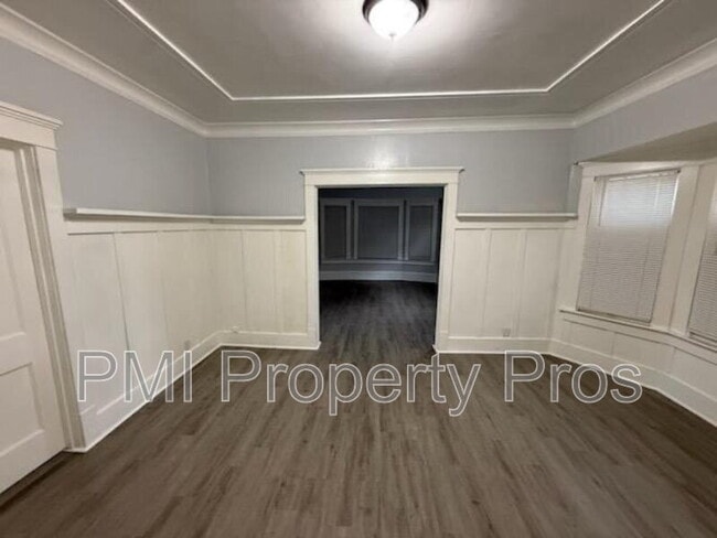 Building Photo - 3225 N 27th St