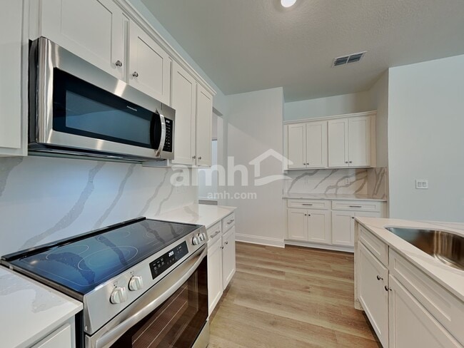 Building Photo - 16364 Aubergine Aly
