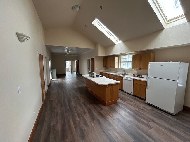 Foto del edificio - Just Renovated 3 Bed, 2 Bath Home in Sheridan