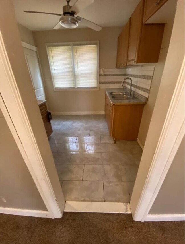 Foto del edificio - 9209 Pinehurst St