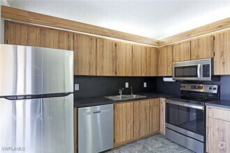 Building Photo - 1625 Park Meadows Dr