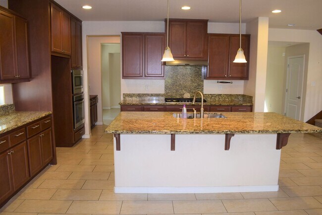 Foto del edificio - 4 Bed/3.5 Bath Home in Elk Grove! -  Resident Benefit Package Property