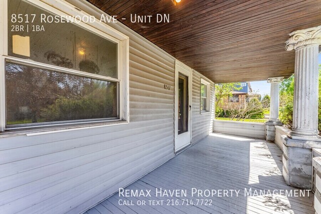 Foto del edificio - 8517 Rosewood Ave