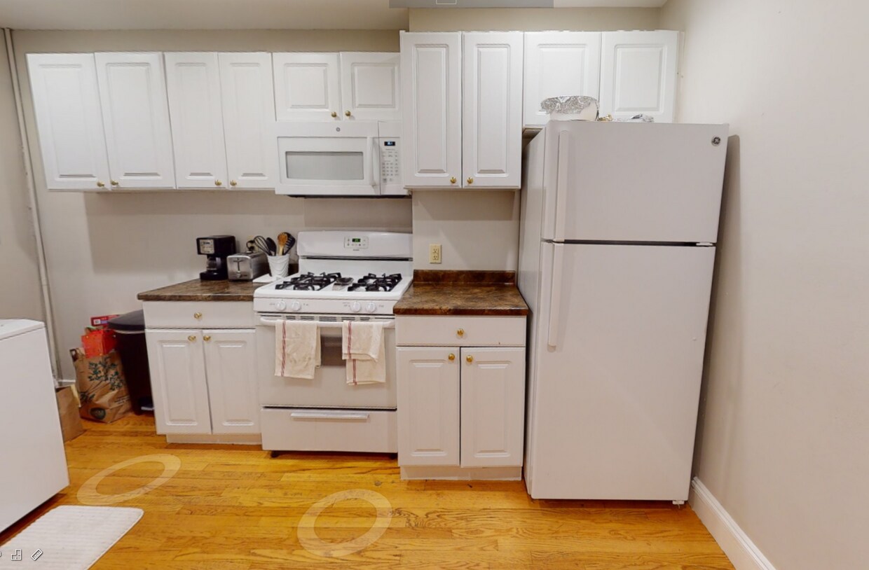 Primary Photo - 350 Allston St