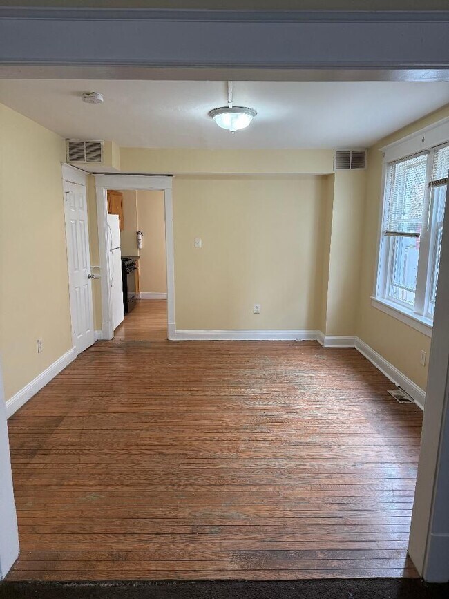 Foto del edificio - 223 W 23rd St