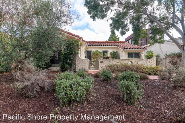 Building Photo - 2 br, 1 bath House - 658 S. Citrus Ave