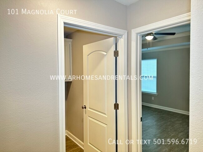 Building Photo - 101 Magnolia Court | $1695 | 3 beds, 2 beds