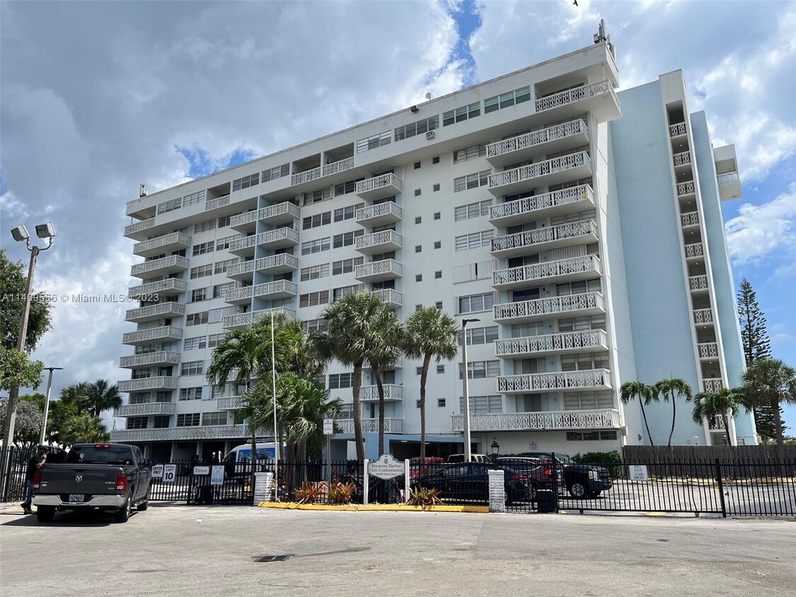 Primary Photo - 13155 Ixora Ct