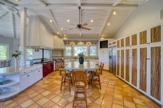 Building Photo - 1220 Bassi Dr