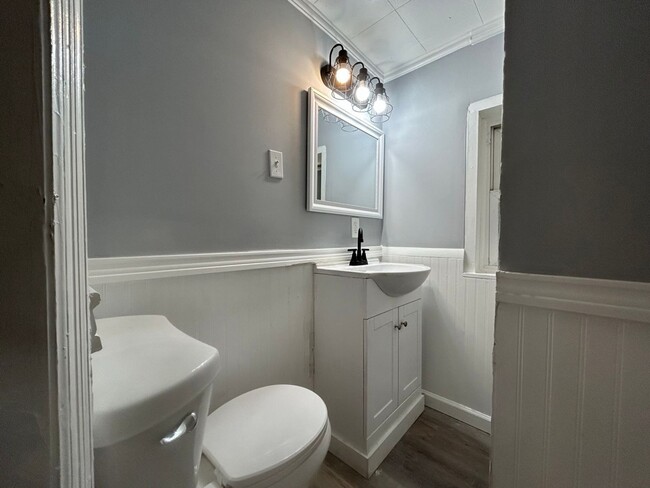 Foto del edificio - Enchanting Grove City Bungalow