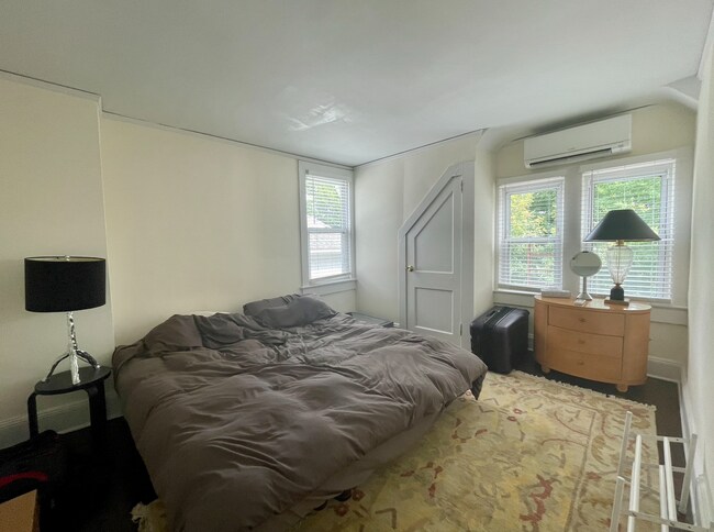 Primary Bedroom (king bed) - 56 Underhill St