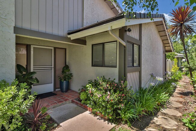 Building Photo - 1243 Clippers Cir