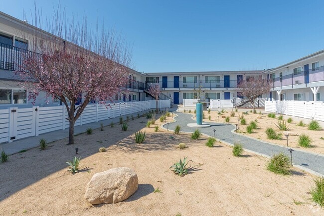 Building Photo - Tyler Arms Apartments - Riverside, CA