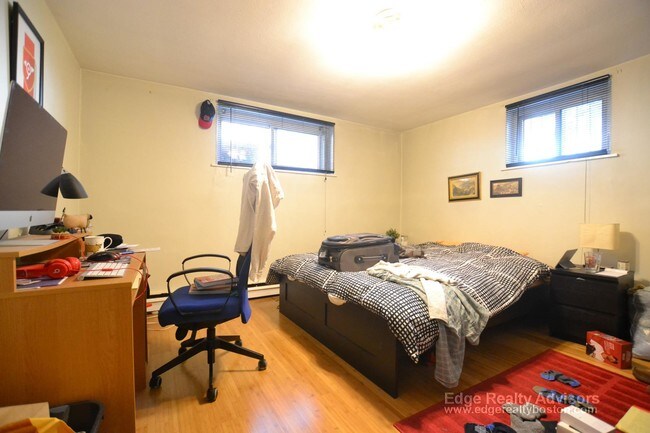 Building Photo - 357 Faneuil St