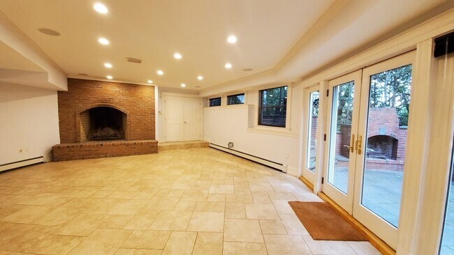 Building Photo - 36 Sunhill Ln