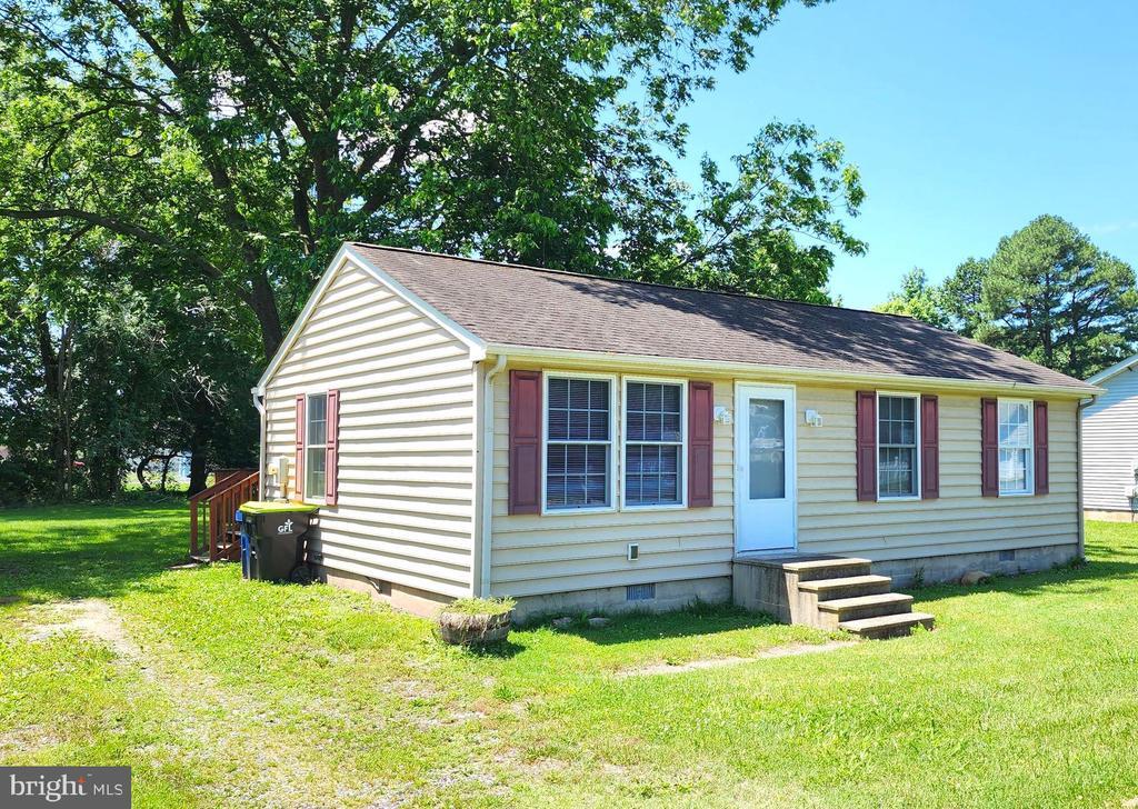 Primary Photo - 210 W High St