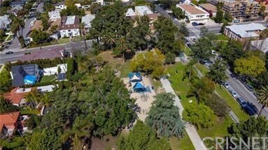 Building Photo - 4915 Beverly Blvd