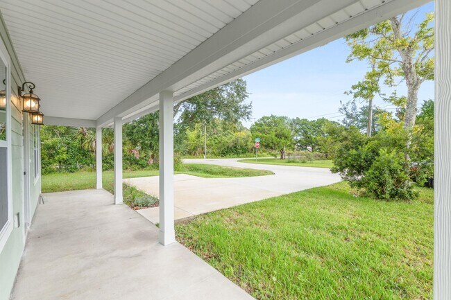 Building Photo - 4581 Second Ave-