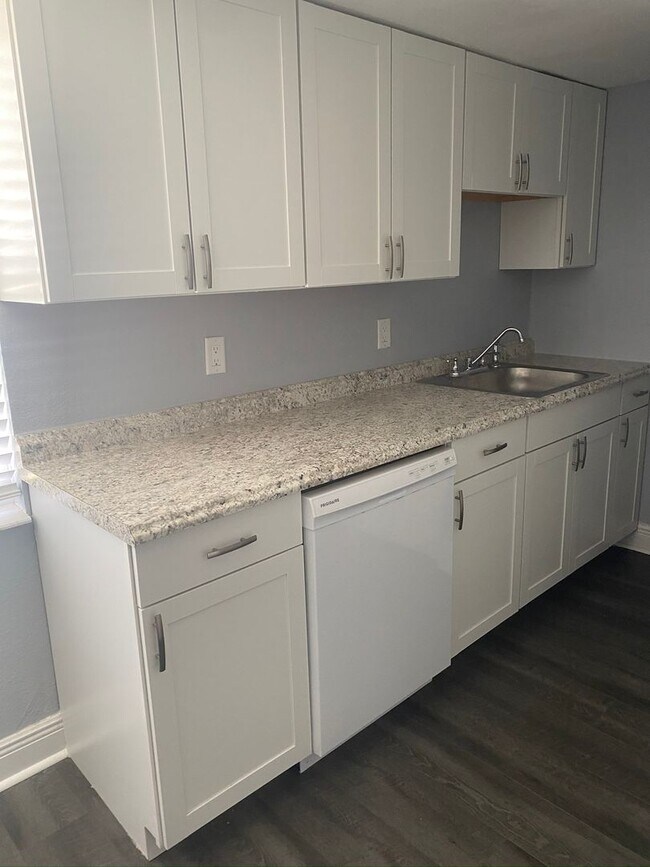 Building Photo - Ground Floor 2 Bedroom 1 Bathroom in Brand...