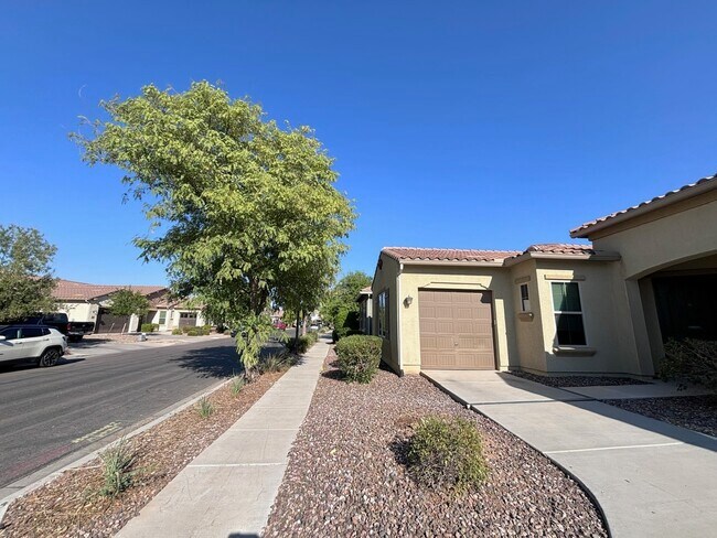 Building Photo - 3497 E Loma Vista St