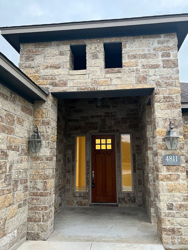 Foto del edificio - 4811 Viewcrest Rd