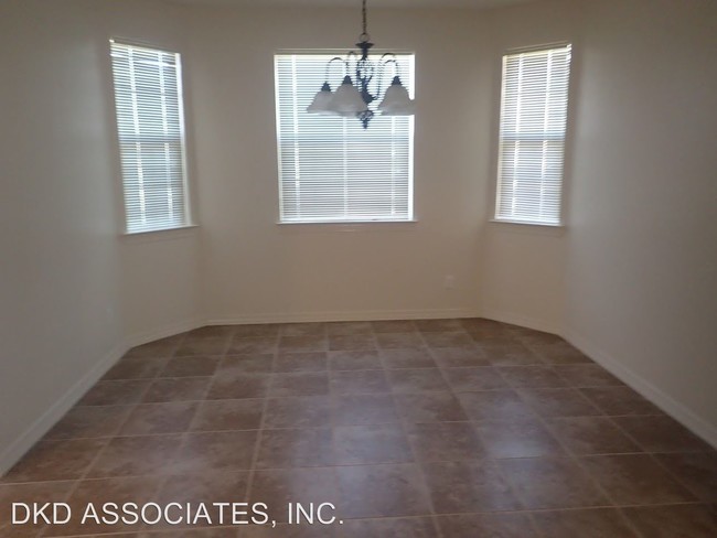 Building Photo - 3 br, 2 bath House - 11001 RAY MENA