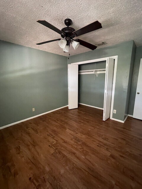 Foto del edificio - 909B Castle Heights Dr