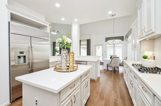 Foto del edificio - 25619 Tower Side Ln