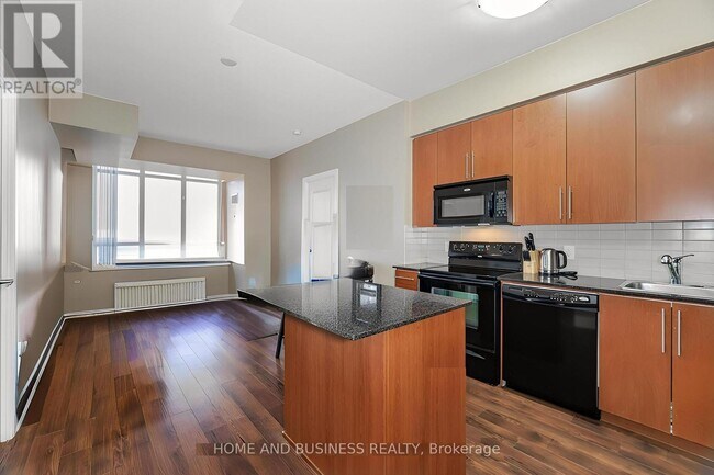 Photo du bâtiment - 330 Burnhamthorpe Rd W