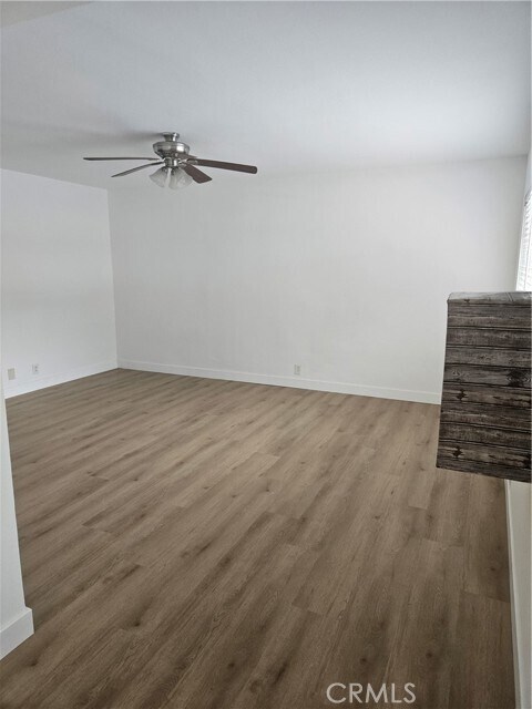 Building Photo - 1814 W Houston Ave