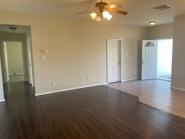 Foto del edificio - Flour Bluff 3 bedroom 2 bathroom