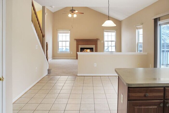Building Photo - Pet Friendly 2 Story with 3 Bedrooms/2.5 B...