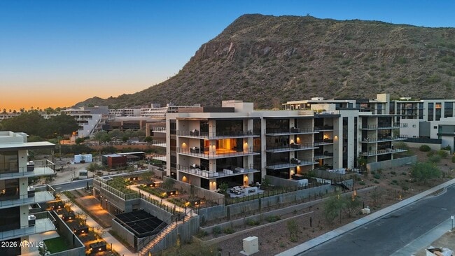 Building Photo - 4849 N Camelback Rdg Dr