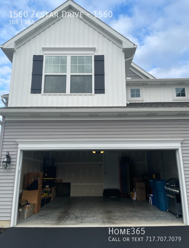 Stunning 3 Bedroom, 2.5 Bathroom Duplex Av... House Rental in